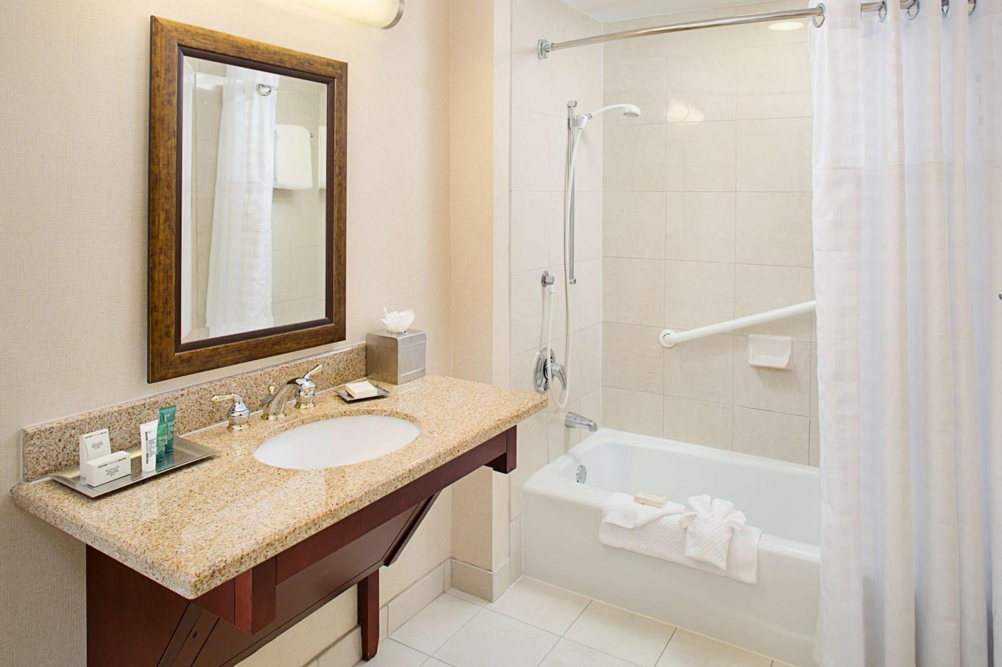מלון Hilton פרובידנס מראה חיצוני תמונה